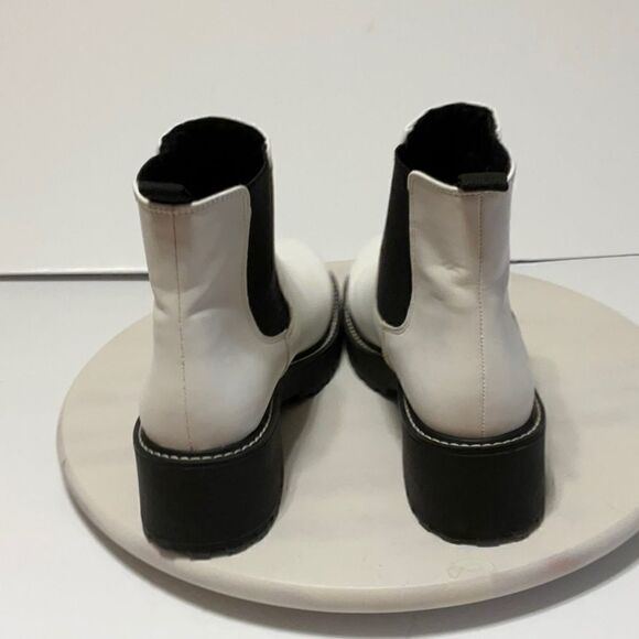 Madden Girl Cindy Lug Boots, White. 8.5. Awesome tiktokfave. Ontrend - Picture 3 of 7